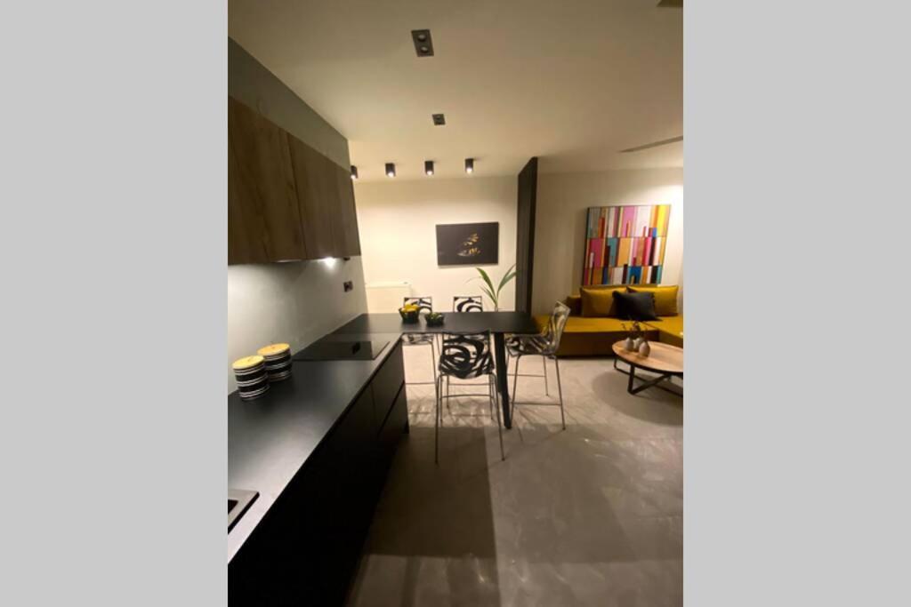 Vyron 1 Elegance Apartman Néa Mihanióna Kültér fotó